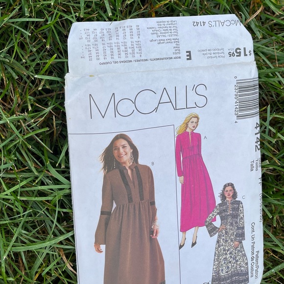 Vintage Dress Pattern - Picture 1 of 8